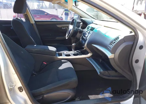 2015 Nissan Altima 2.5/2.5 S/2.5 Sl/2.5 Sv z USA, uszkodzony, nr VIN 1N4AL3AP8FC239785